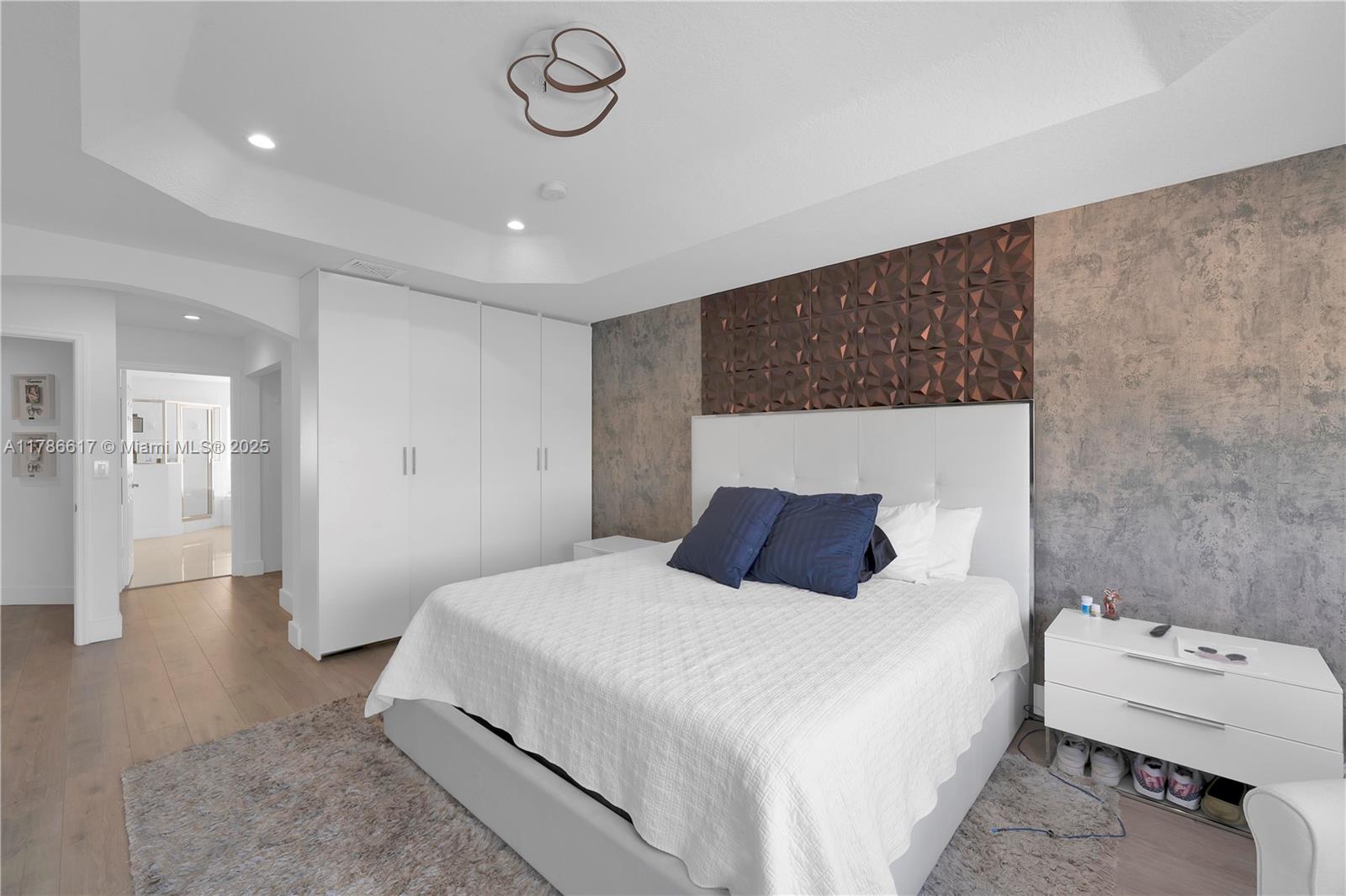 6694 NW 107th Pl Doral, FL 33178