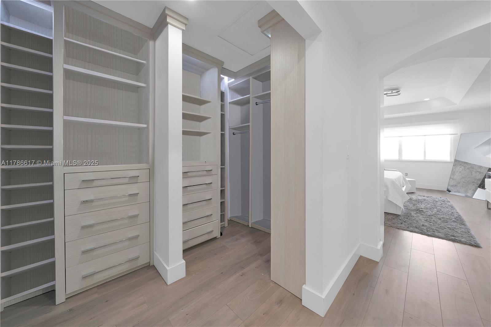 6694 NW 107th Pl Doral, FL 33178