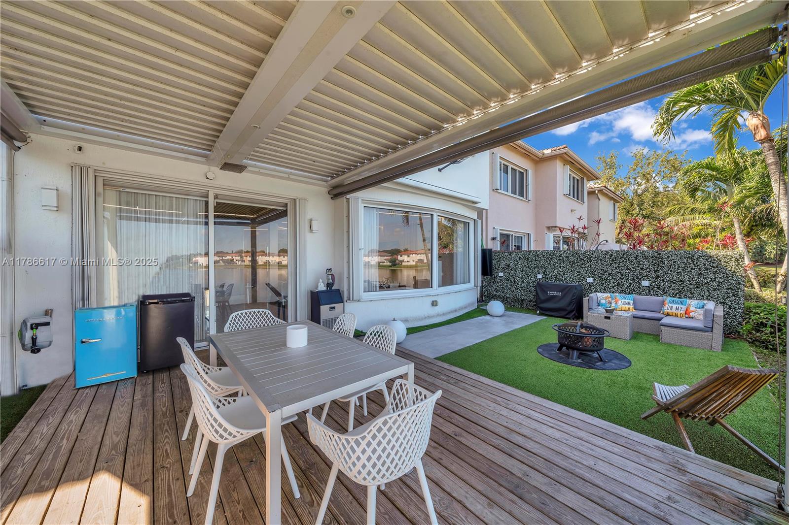 6694 NW 107th Pl Doral, FL 33178