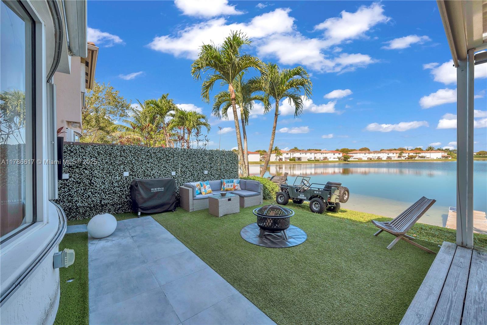 6694 NW 107th Pl Doral, FL 33178