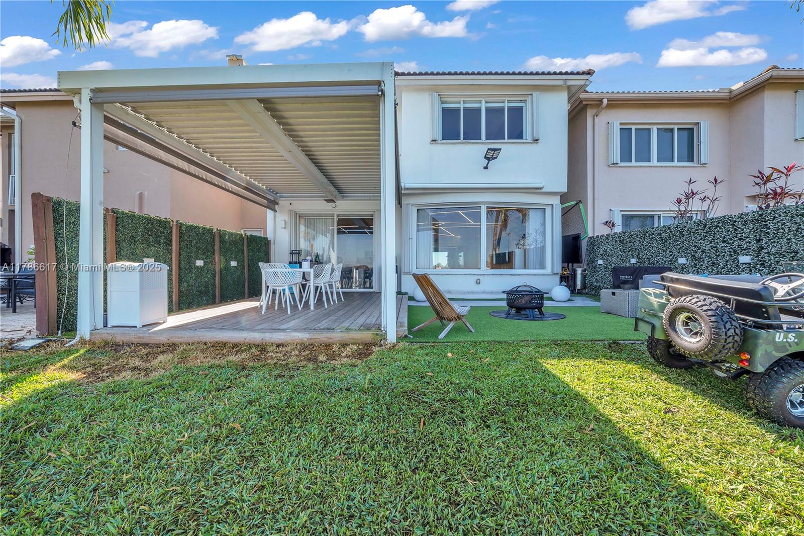 6694 NW 107th Pl Doral, FL 33178