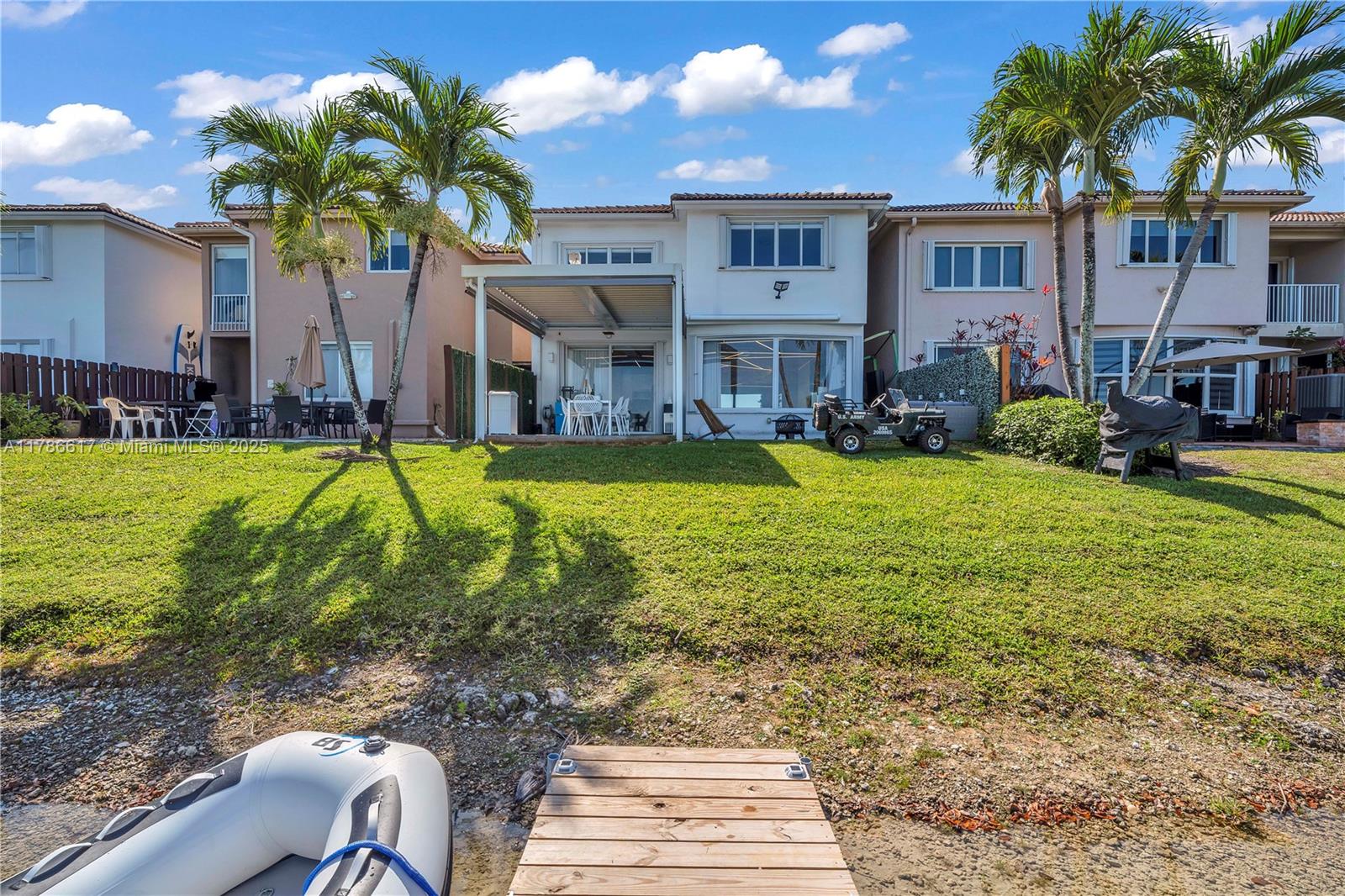 6694 NW 107th Pl Doral, FL 33178