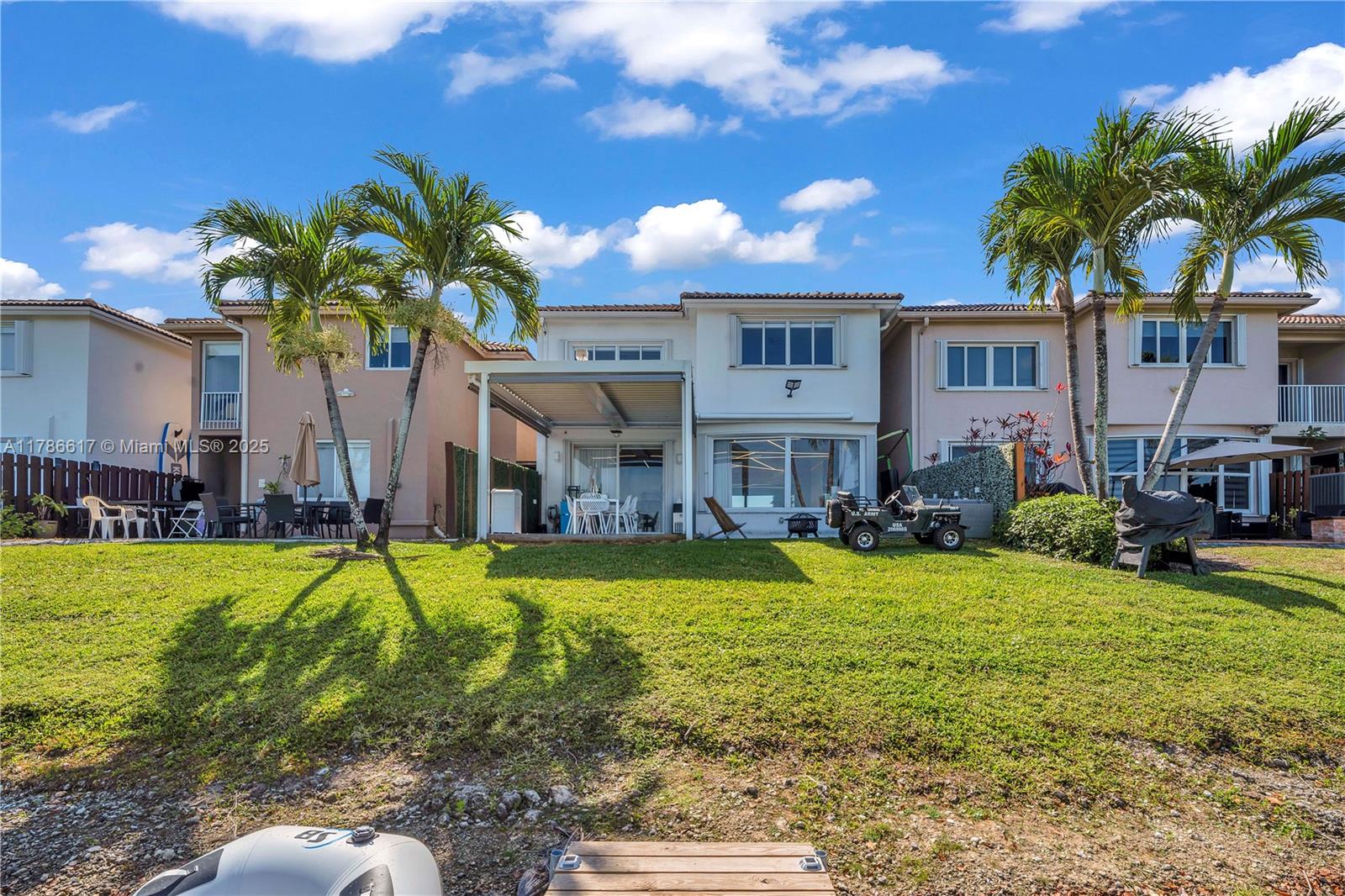 6694 NW 107th Pl Doral, FL 33178