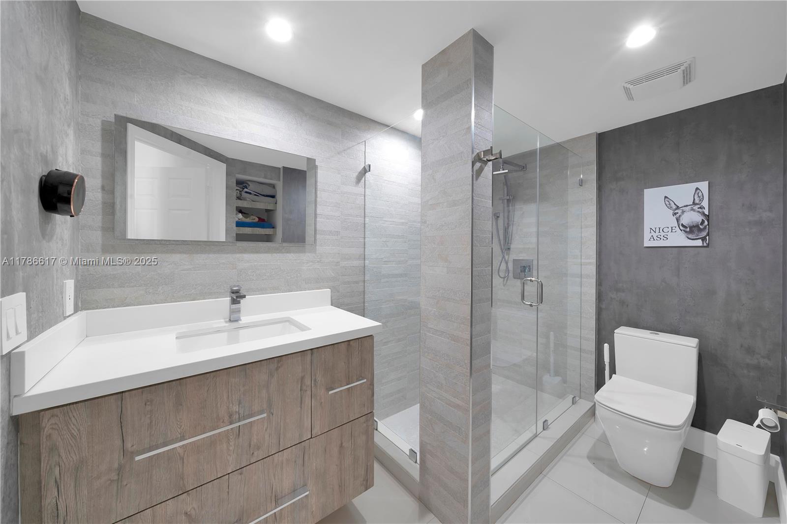 6694 NW 107th Pl Doral, FL 33178