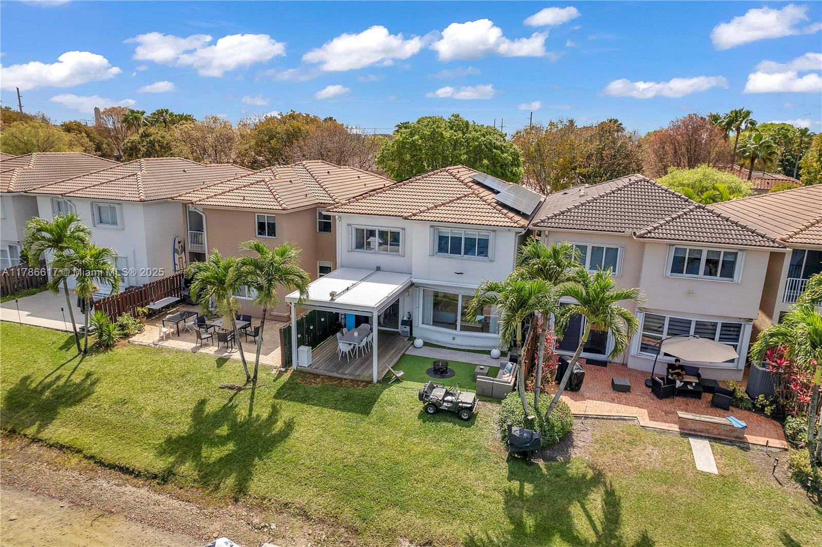 6694 NW 107th Pl Doral, FL 33178