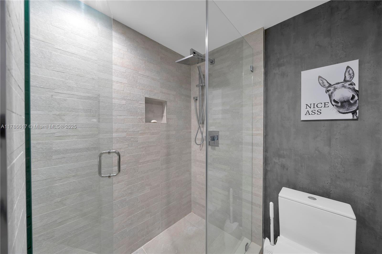 6694 NW 107th Pl Doral, FL 33178