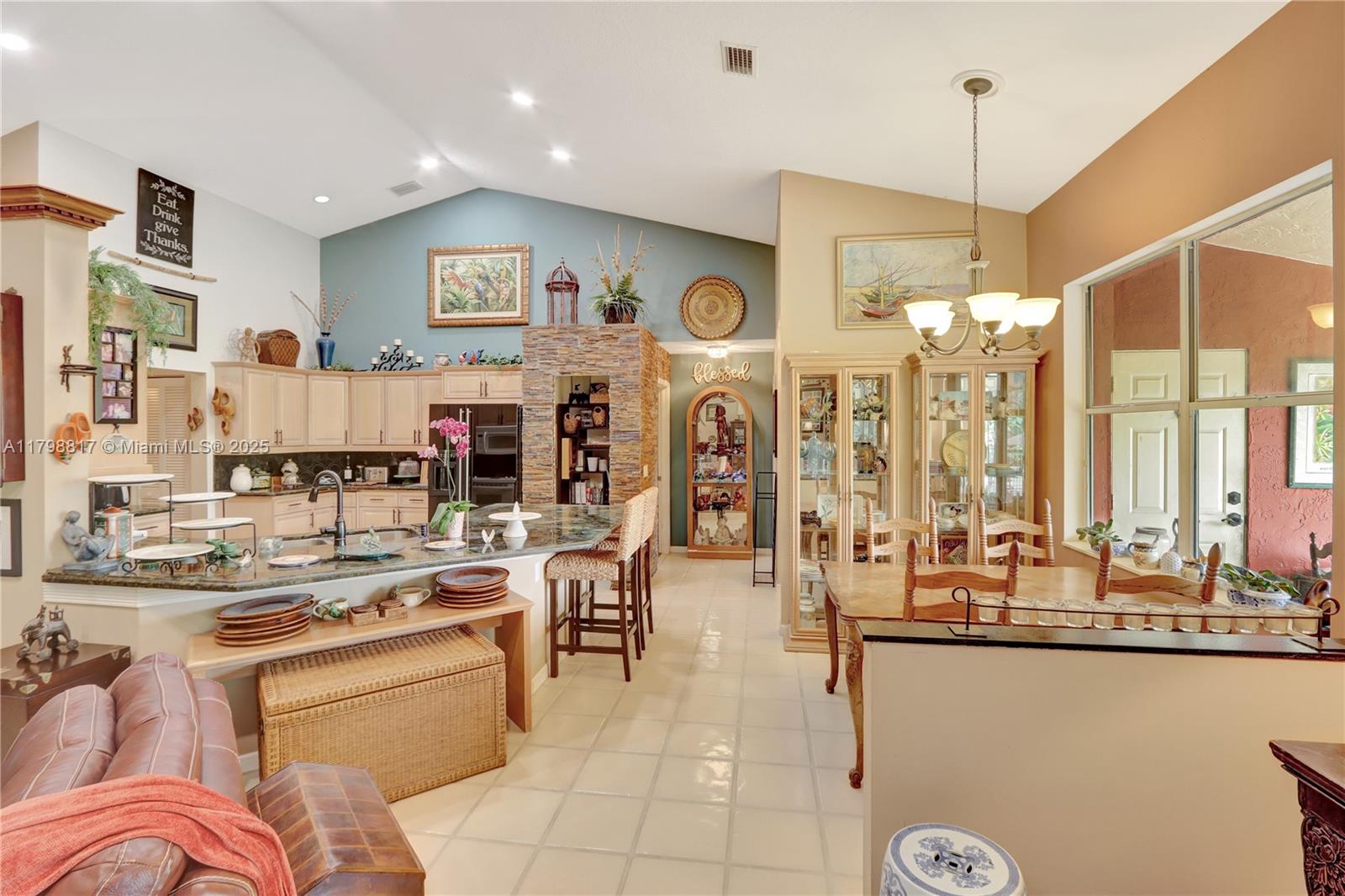 95 E Westwood Cir E West Palm Beach, FL 33411