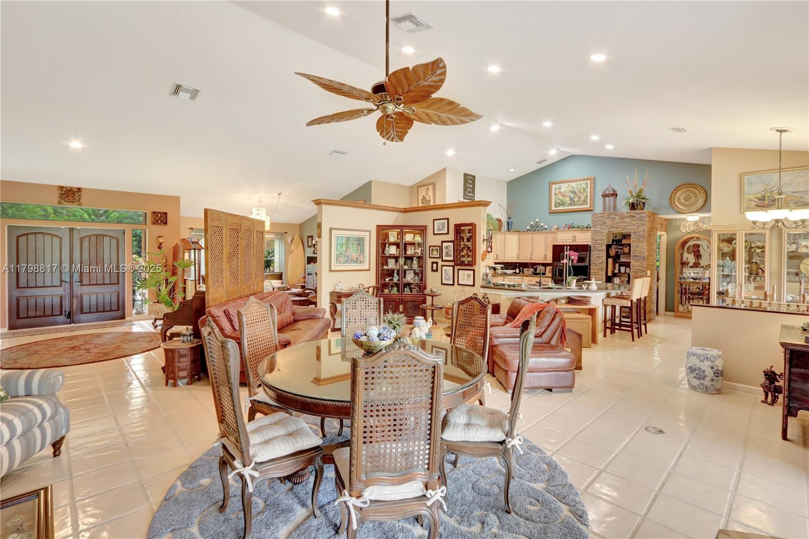 95 E Westwood Cir E West Palm Beach, FL 33411