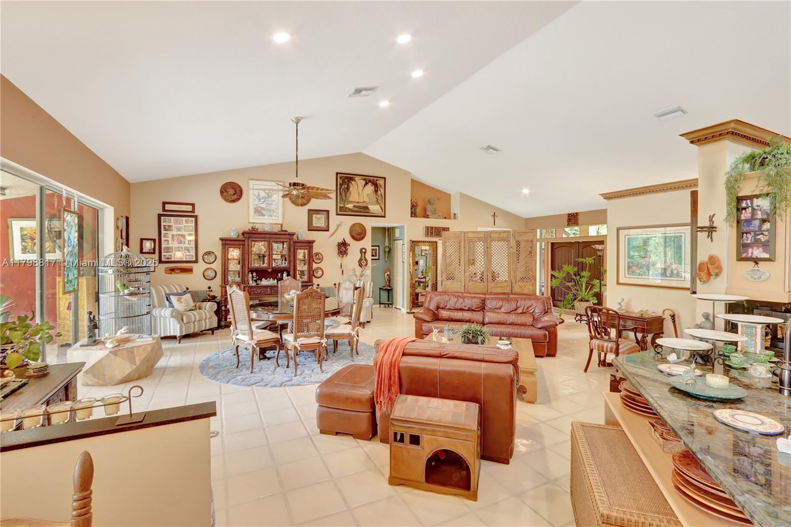 95 E Westwood Cir E West Palm Beach, FL 33411