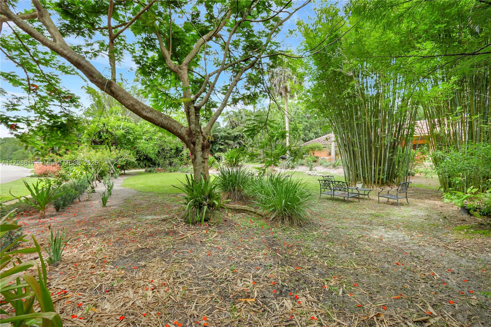 95 E Westwood Cir E West Palm Beach, FL 33411