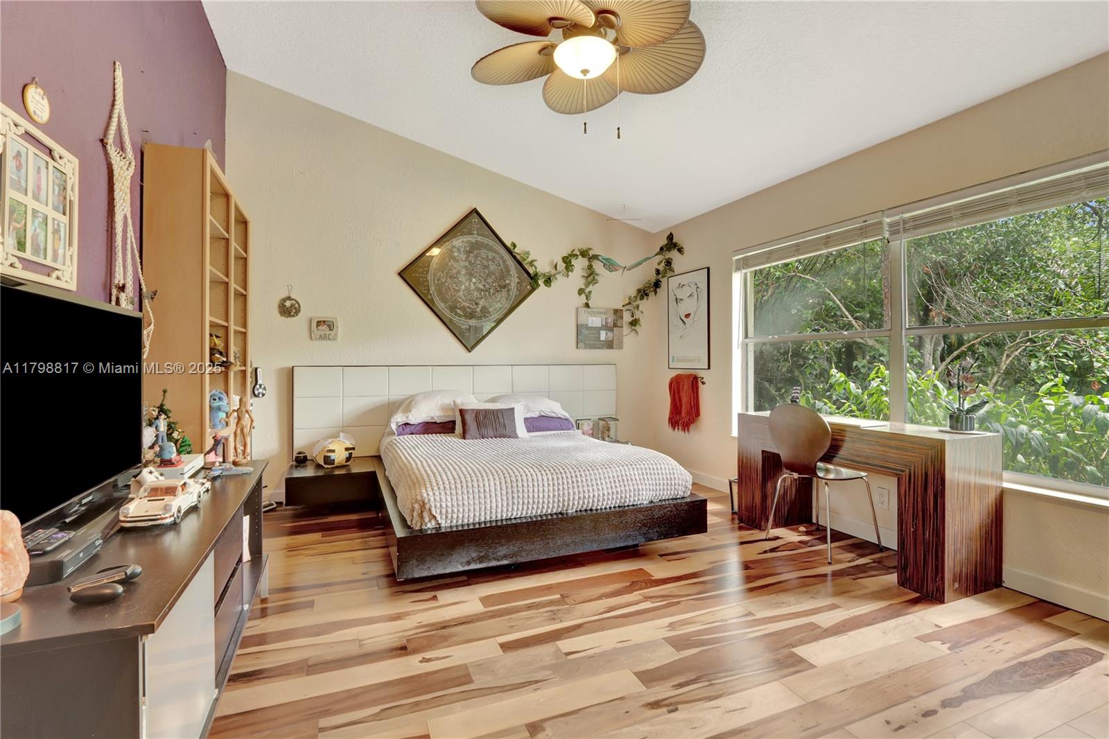 95 E Westwood Cir E West Palm Beach, FL 33411