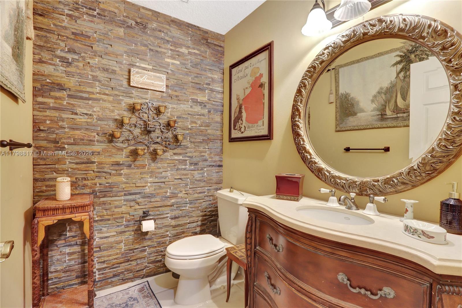 95 E Westwood Cir E West Palm Beach, FL 33411