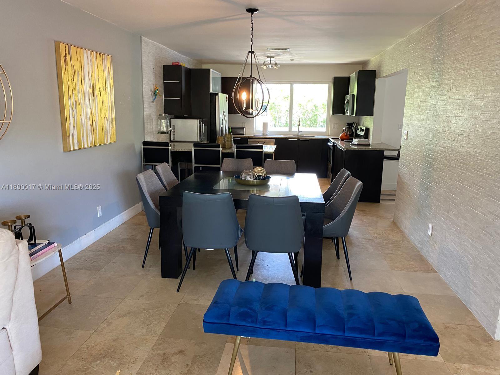 1103 Washington St Hollywood, FL 33019