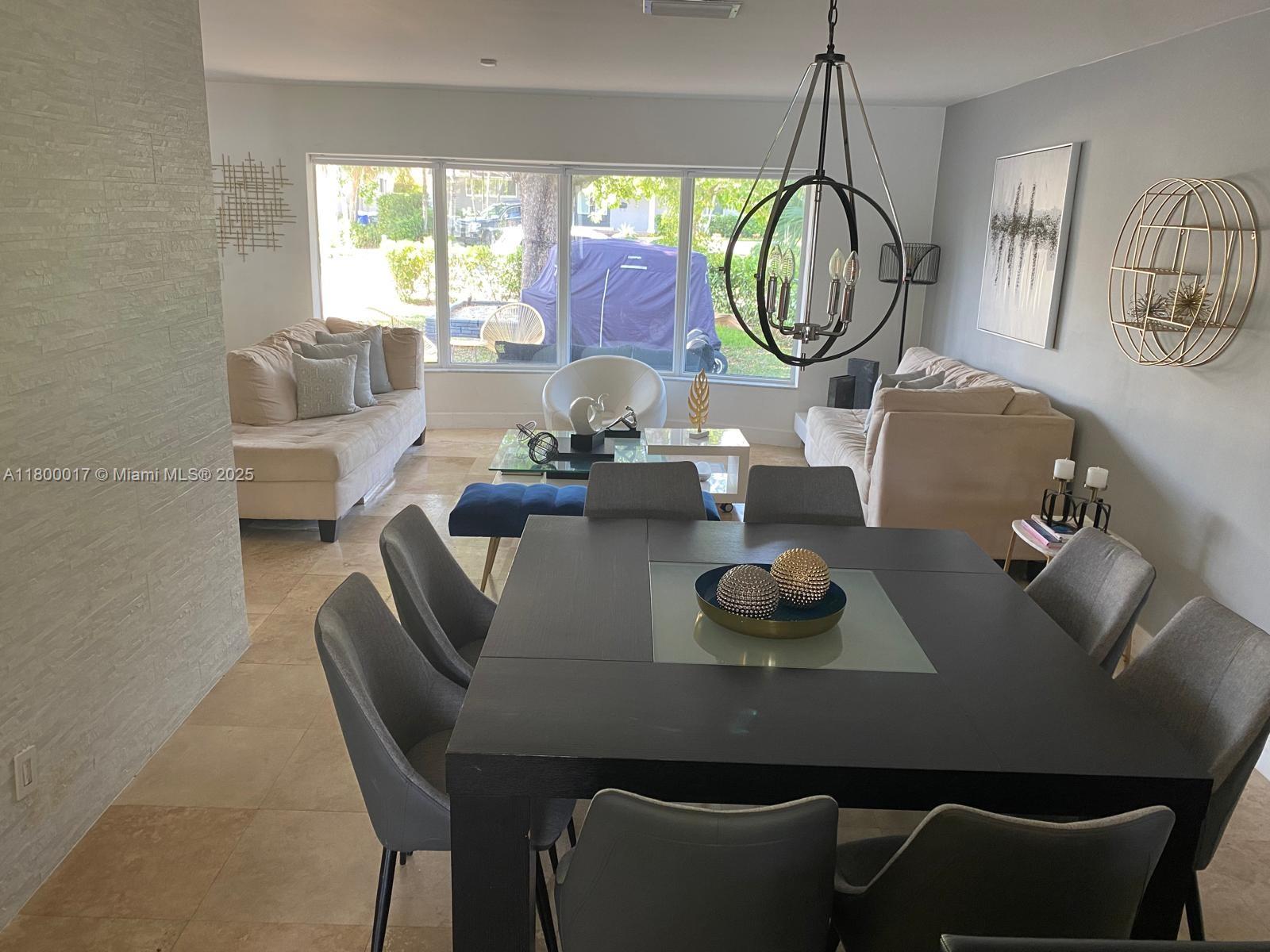 1103 Washington St Hollywood, FL 33019