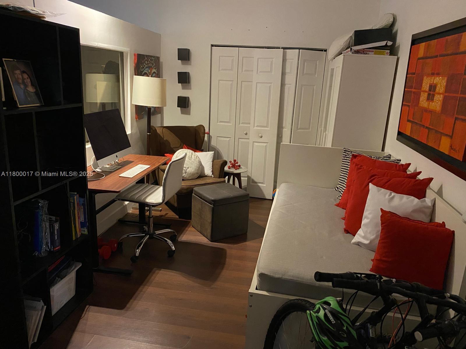 1103 Washington St Hollywood, FL 33019