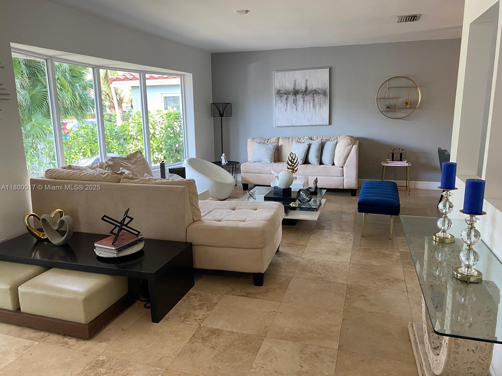 1103 Washington St Hollywood, FL 33019