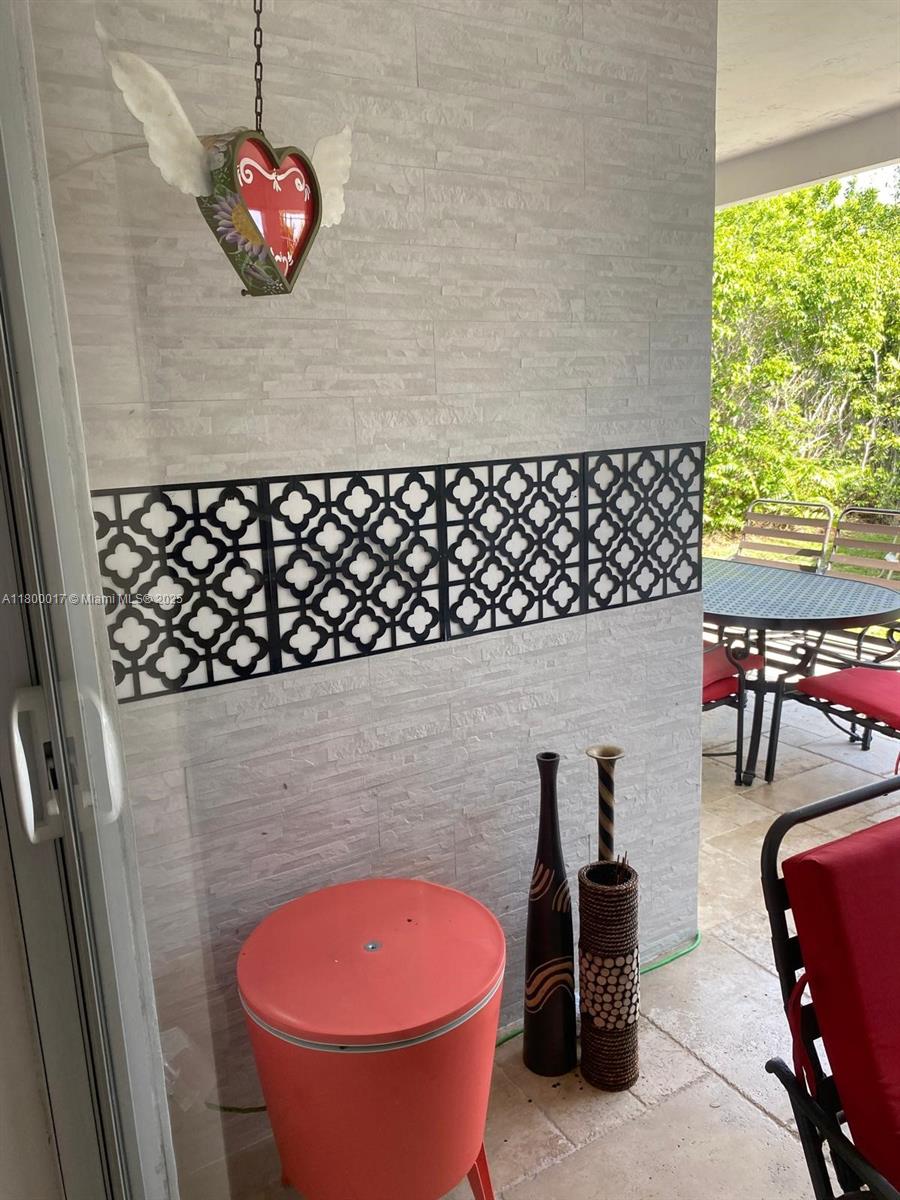 1103 Washington St Hollywood, FL 33019