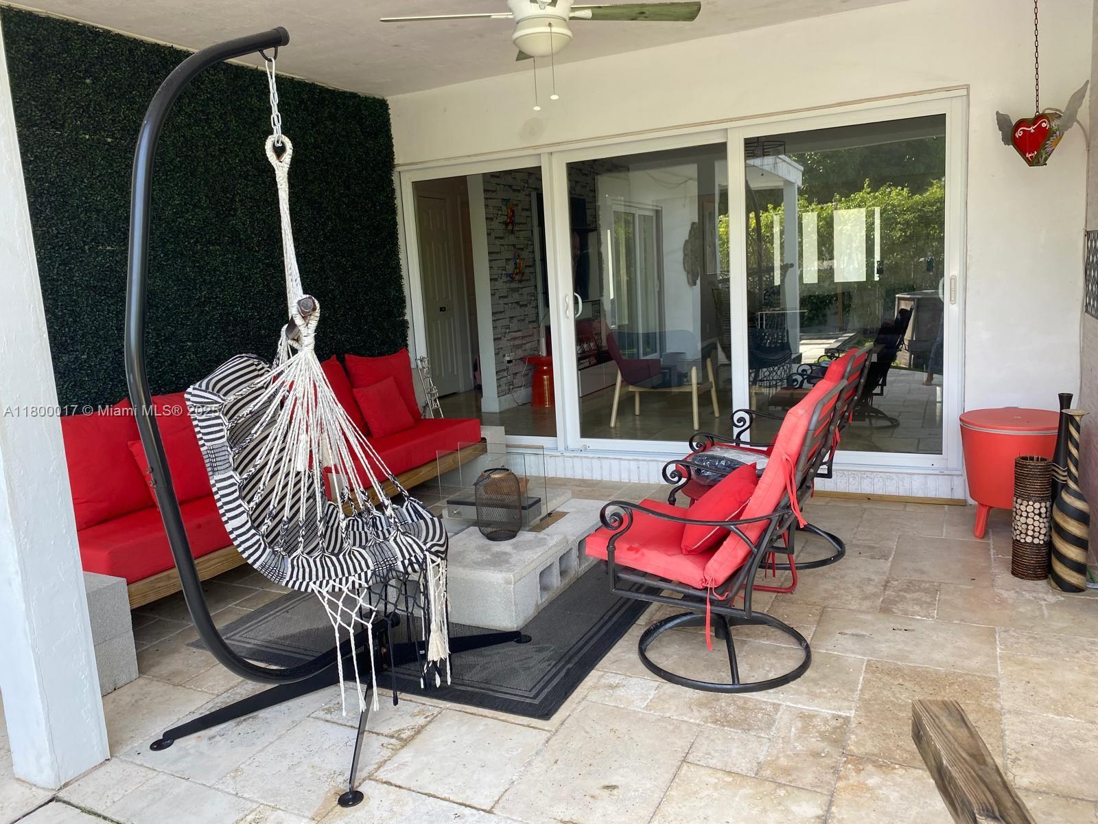 1103 Washington St Hollywood, FL 33019