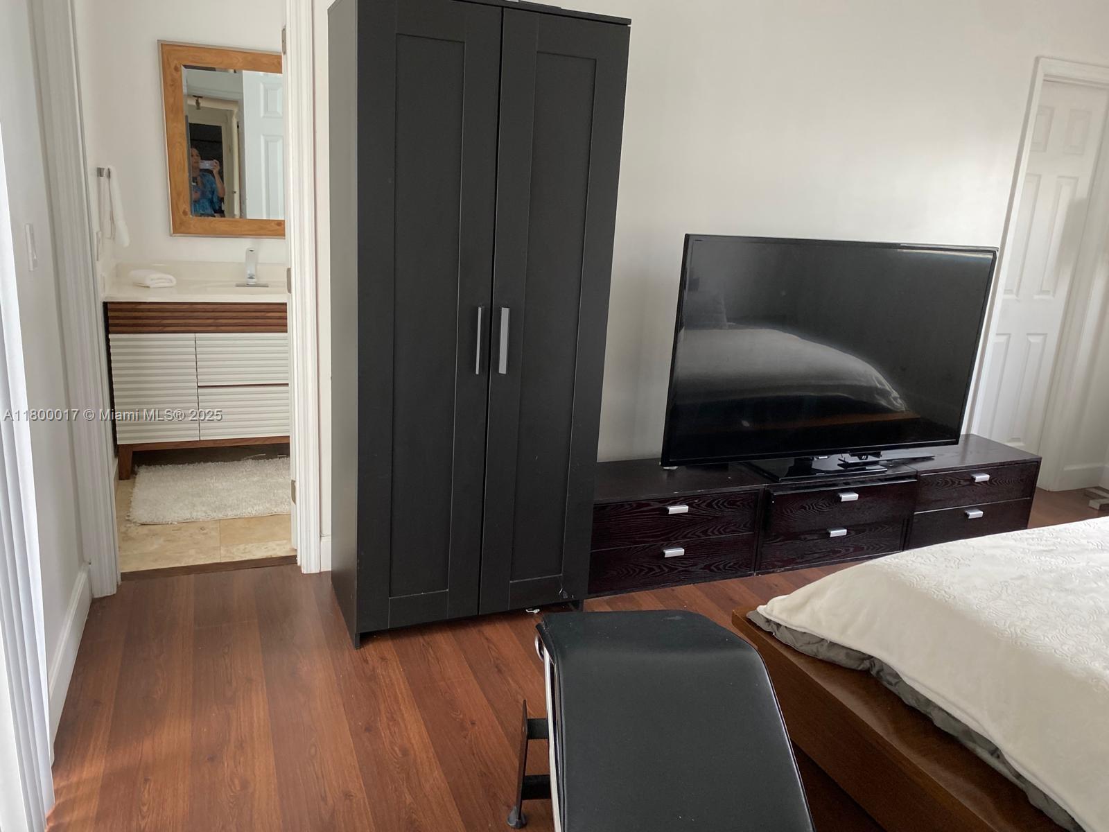 1103 Washington St Hollywood, FL 33019