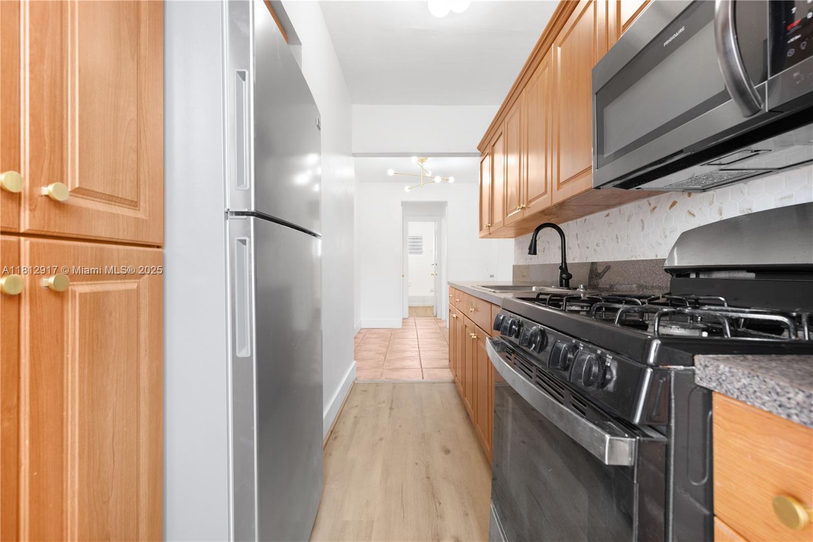 8040 Tatum Waterway Dr #12,Miami Beach, FL 33141