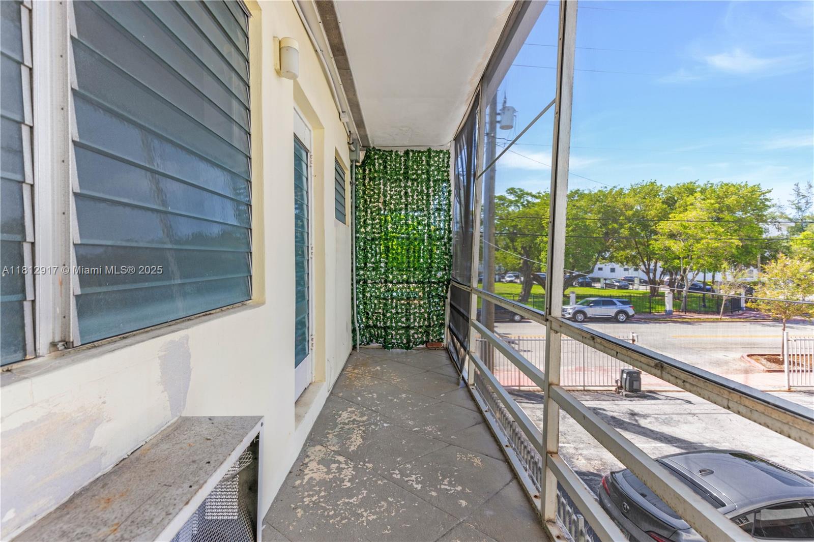 8040 Tatum Waterway Dr #12,Miami Beach, FL 33141