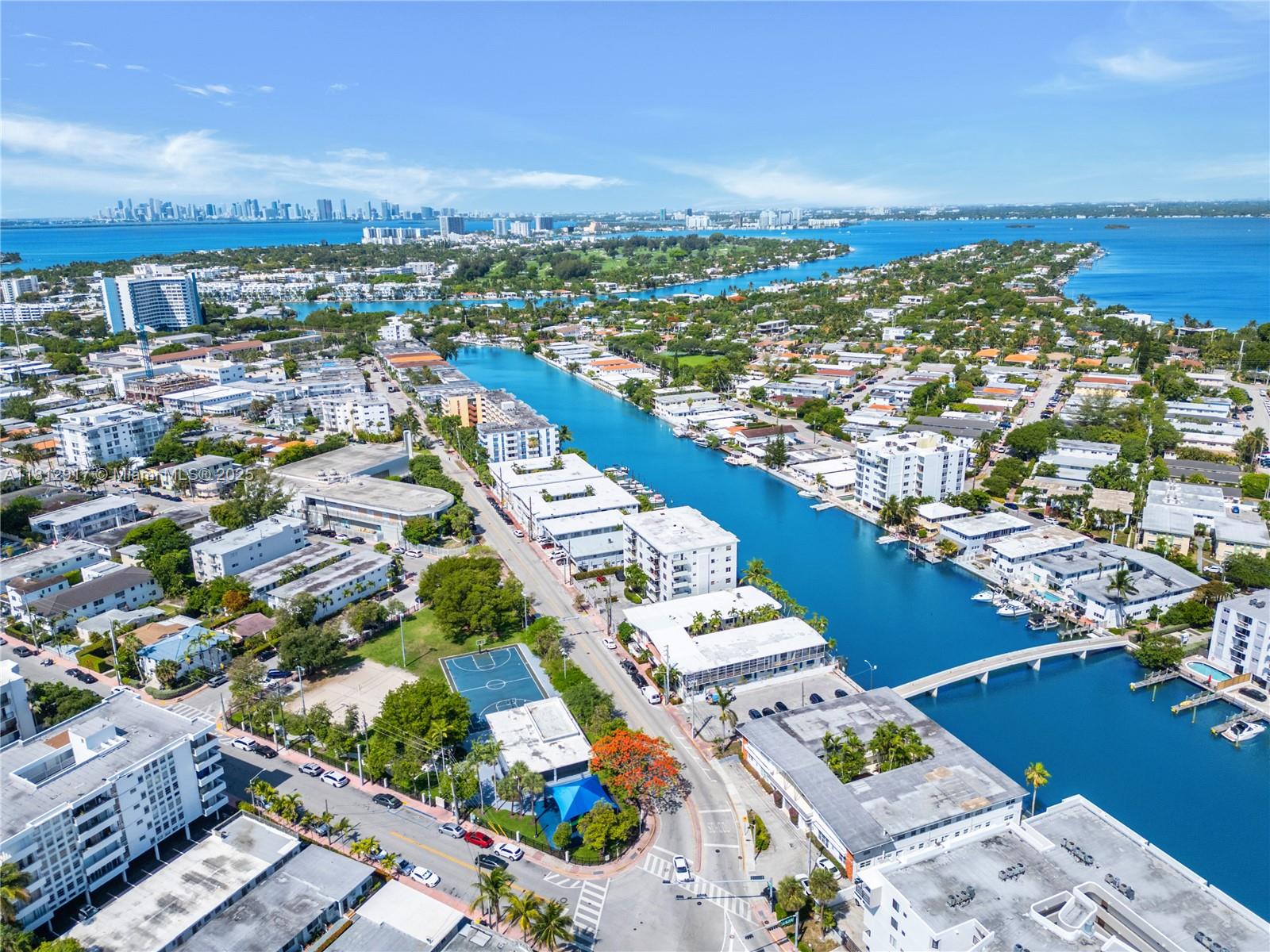 8040 Tatum Waterway Dr #12,Miami Beach, FL 33141