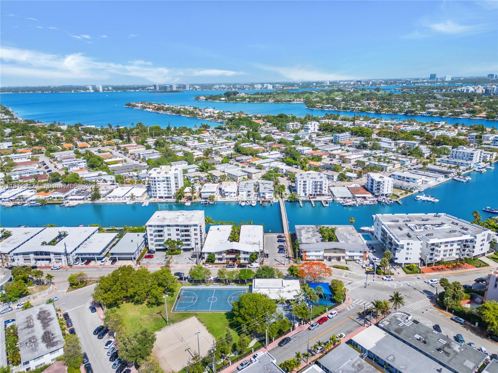 8040 Tatum Waterway Dr #12,Miami Beach, FL 33141