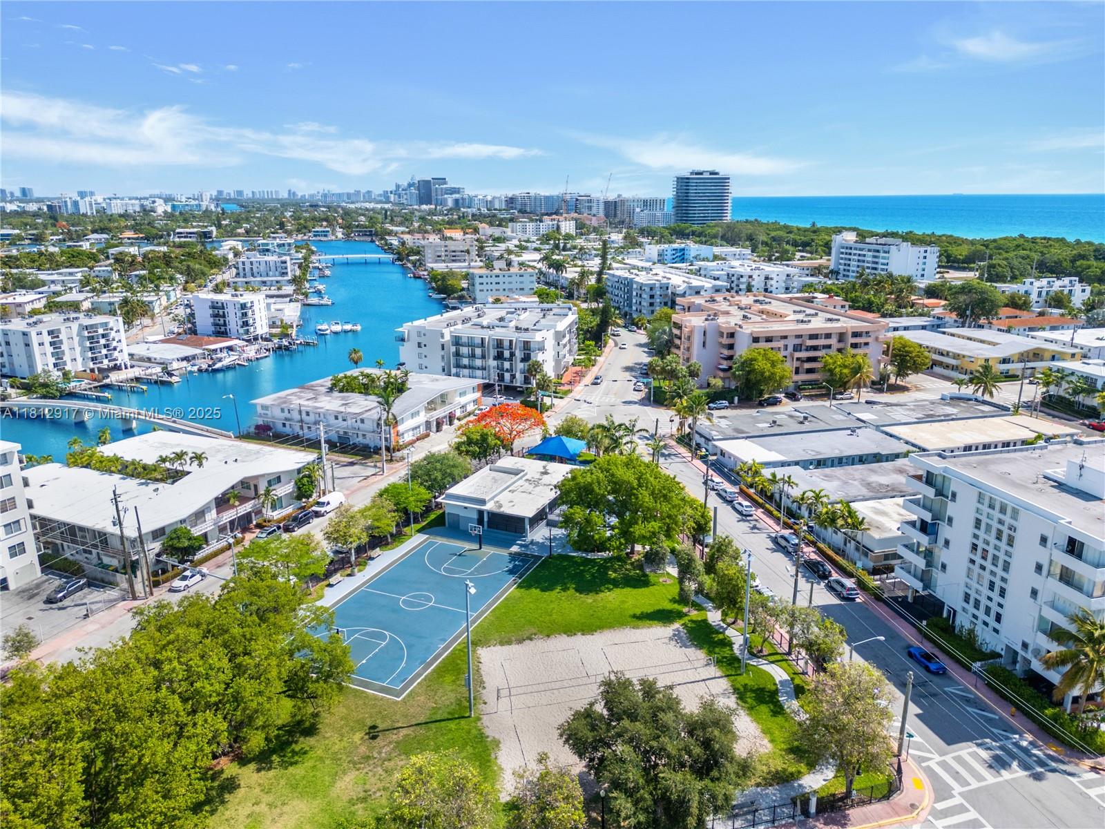 8040 Tatum Waterway Dr #12,Miami Beach, FL 33141