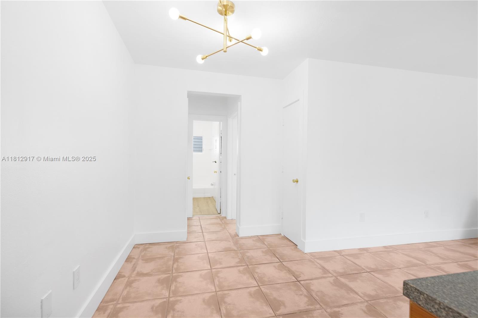 8040 Tatum Waterway Dr #12,Miami Beach, FL 33141