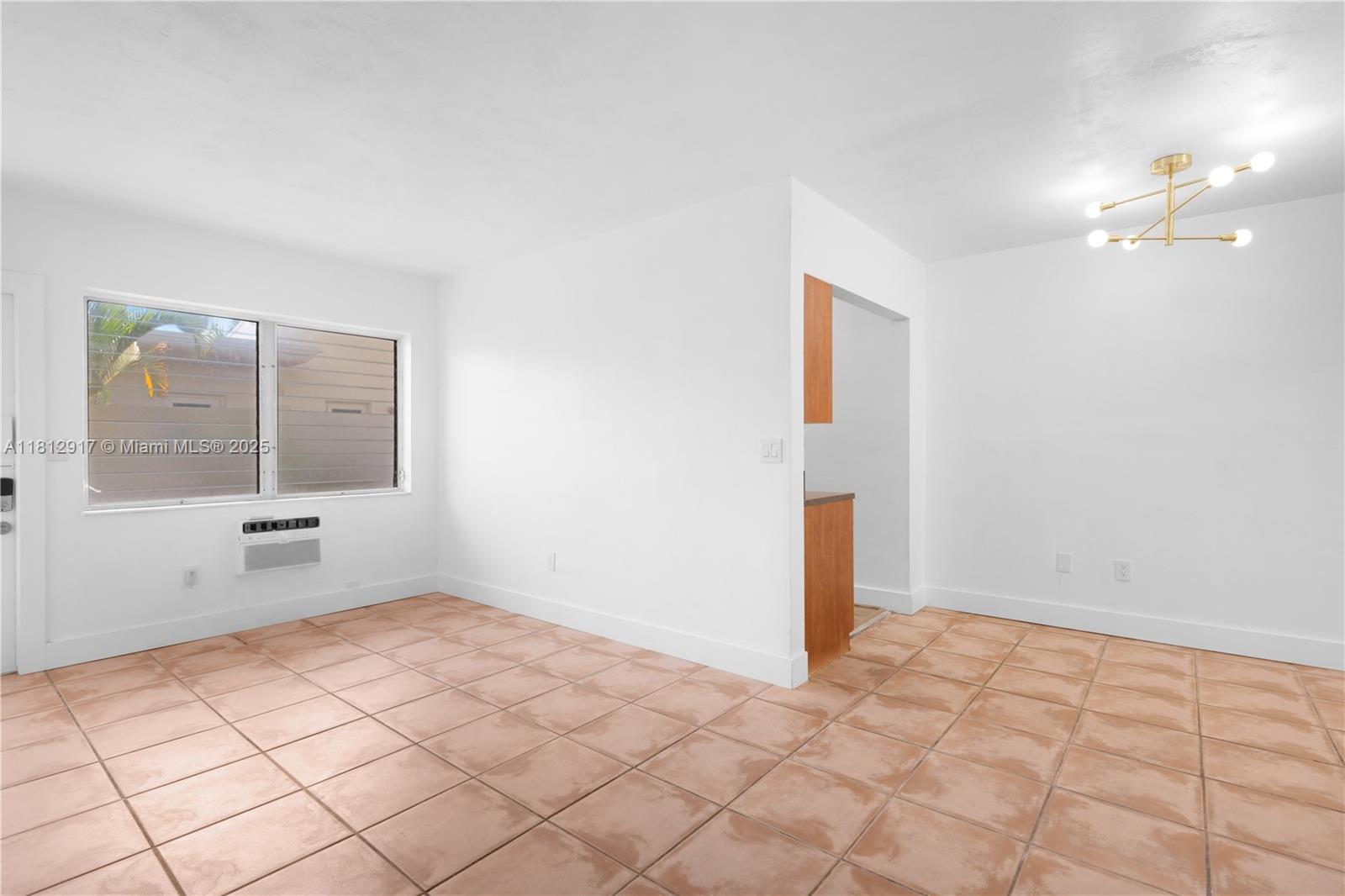 8040 Tatum Waterway Dr #12,Miami Beach, FL 33141