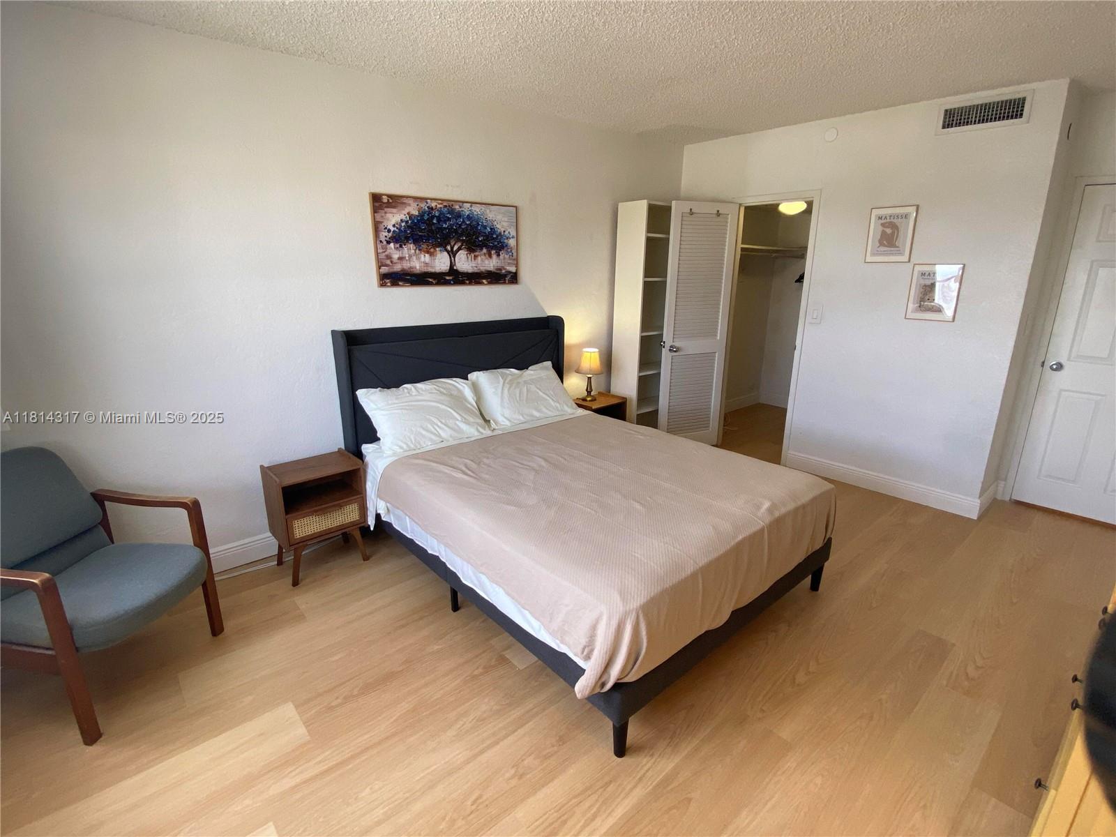 image Flamingo South Beach37