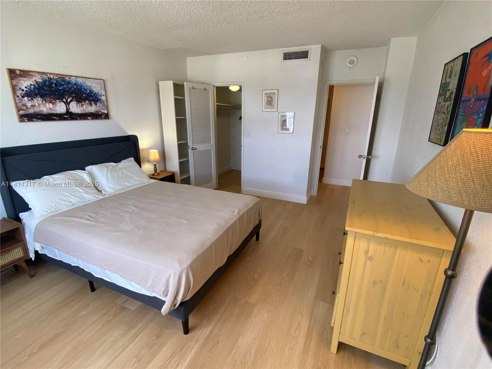 image Flamingo South Beach38