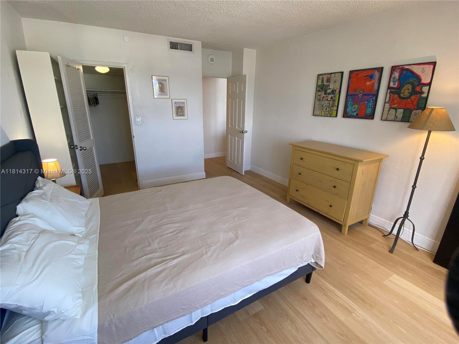 image Flamingo South Beach40