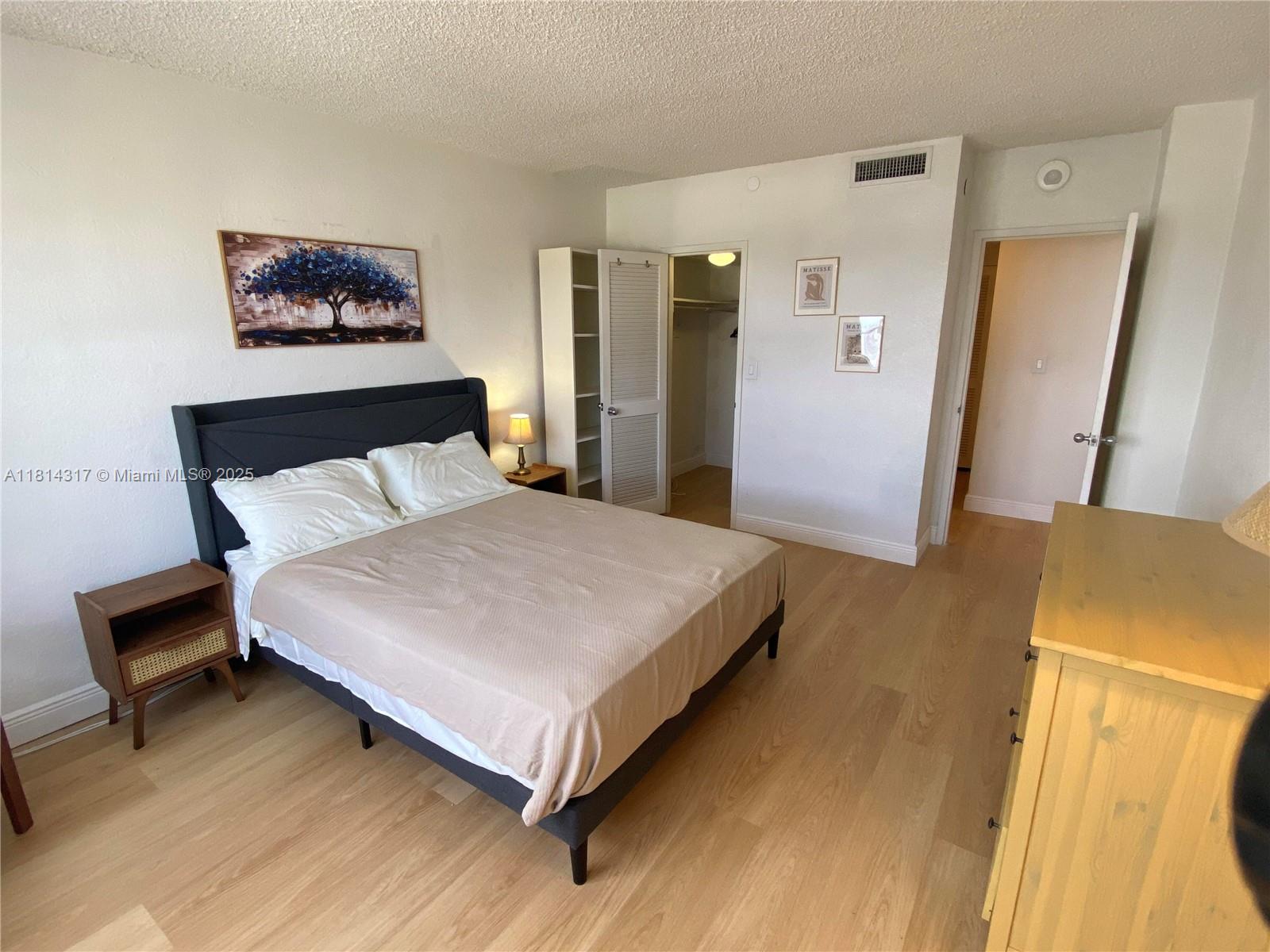 image Flamingo South Beach41