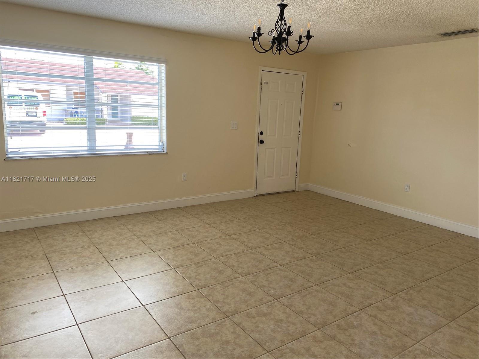 545 W 79th Pl