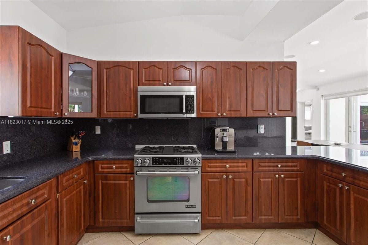 4190 Pamona Ave Miami, FL 33133 4190 Pamona Ave Miami, FL 33133
