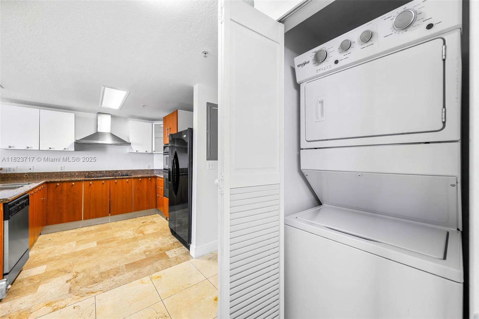 image The Sail Condo16