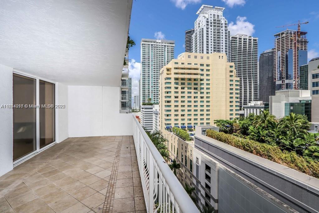 image The Club At Brickell Bay11