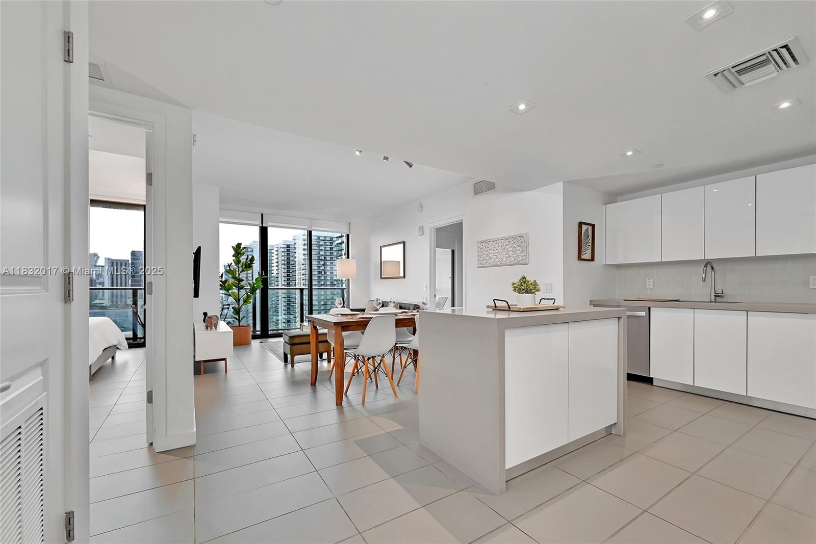 image Canvas Condominium10