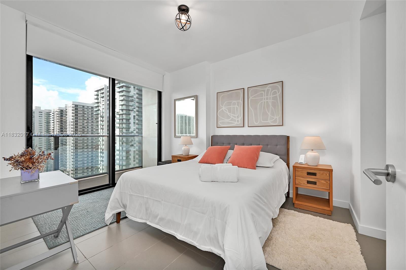 image Canvas Condominium11