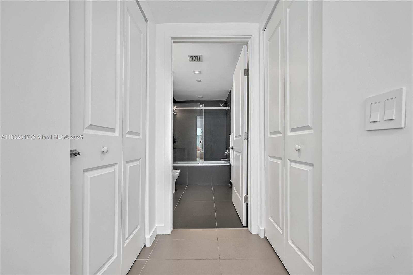 image Canvas Condominium14
