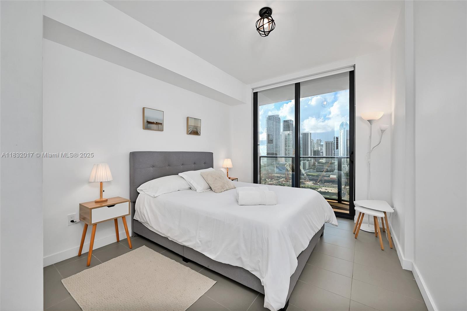 image Canvas Condominium16