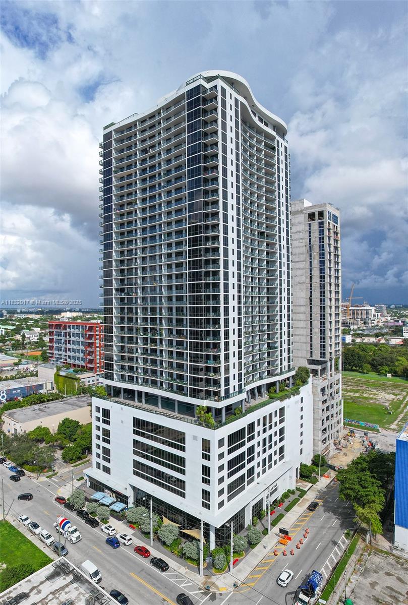 image Canvas Condominium1