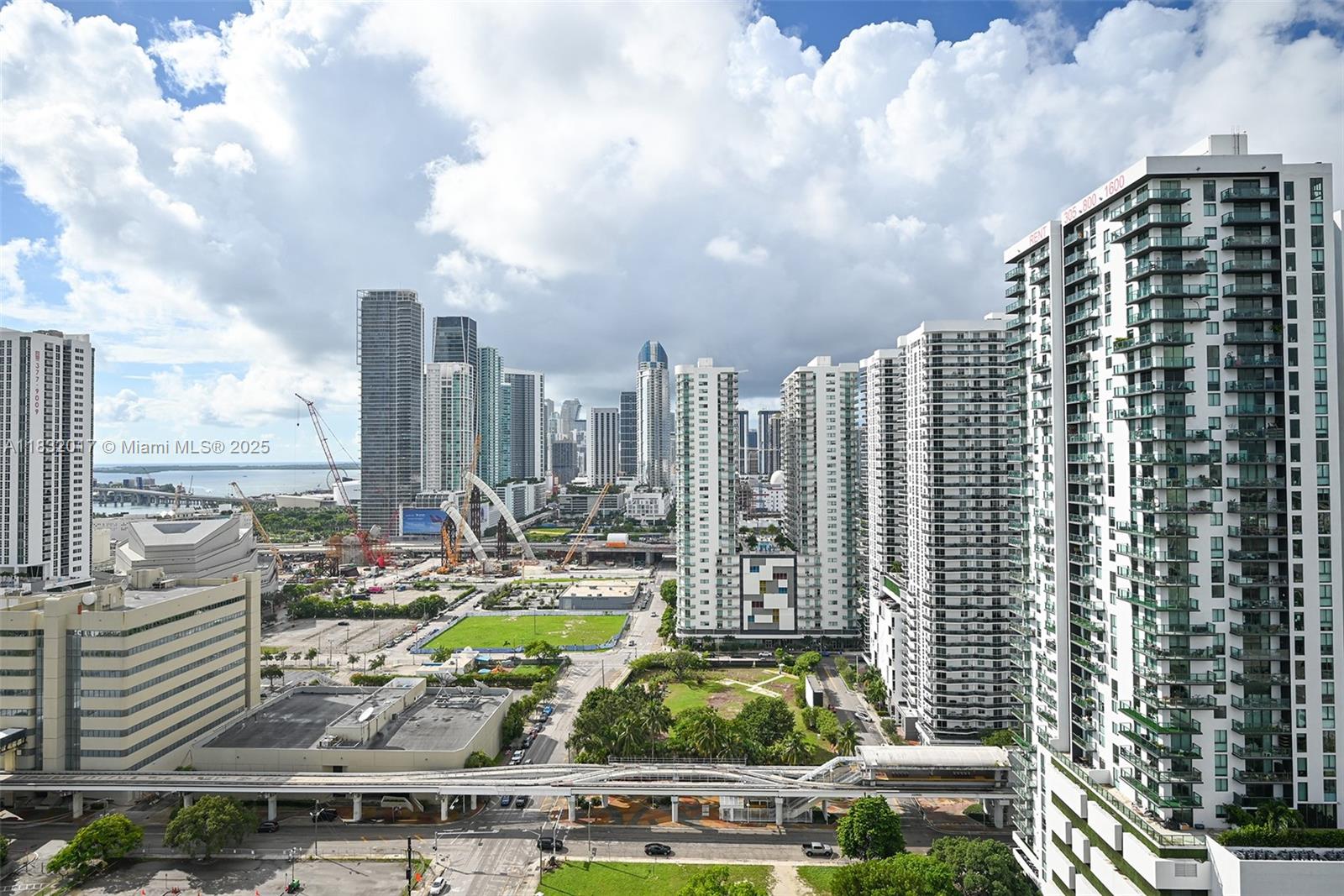 image Canvas Condominium20