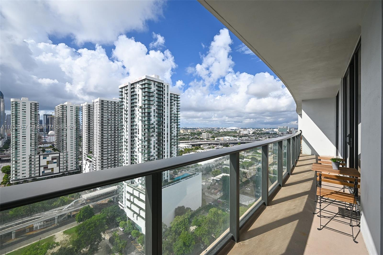 image Canvas Condominium22