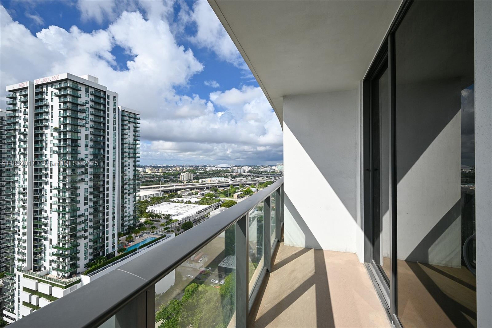 image Canvas Condominium23