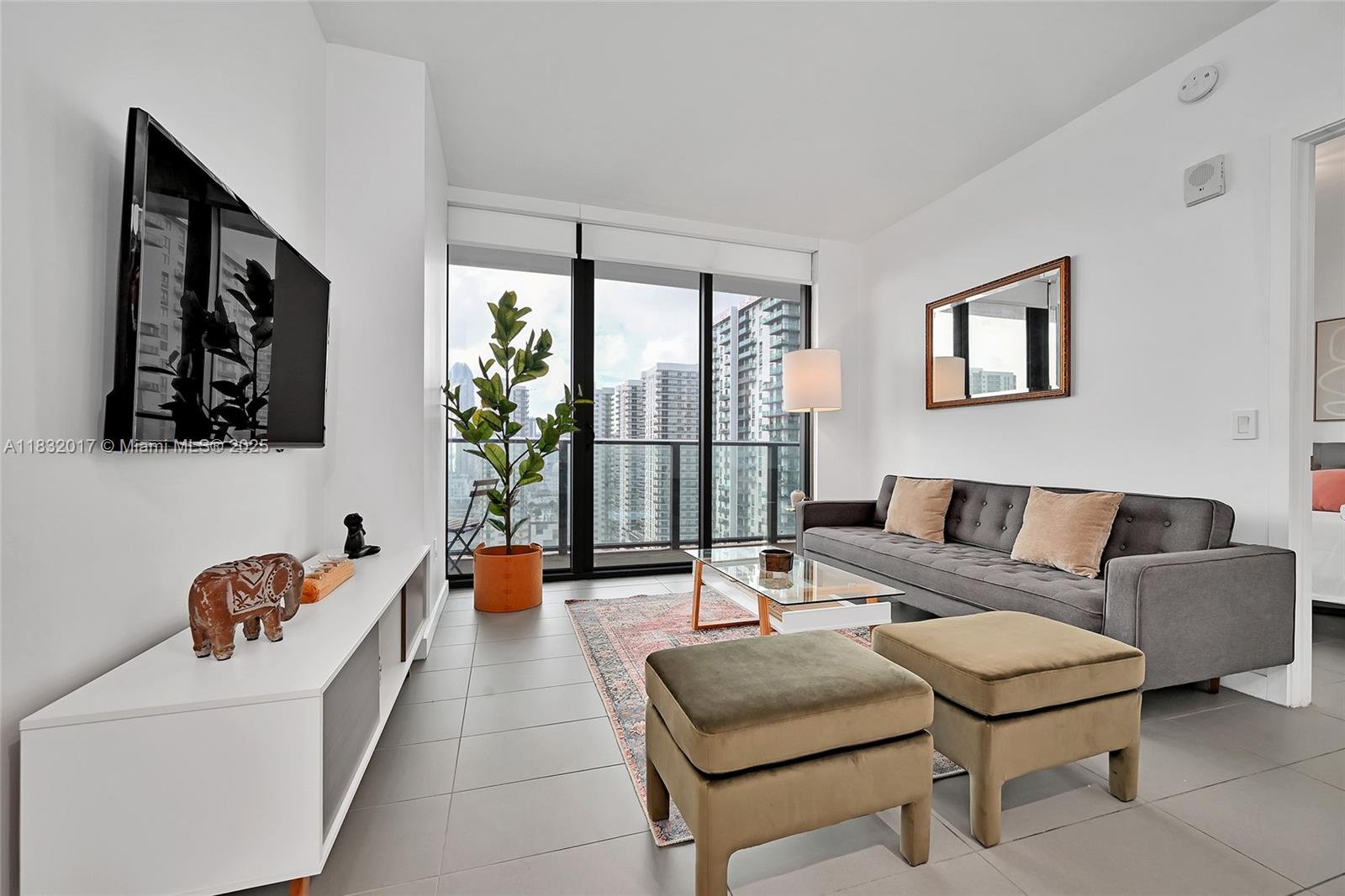image Canvas Condominium2