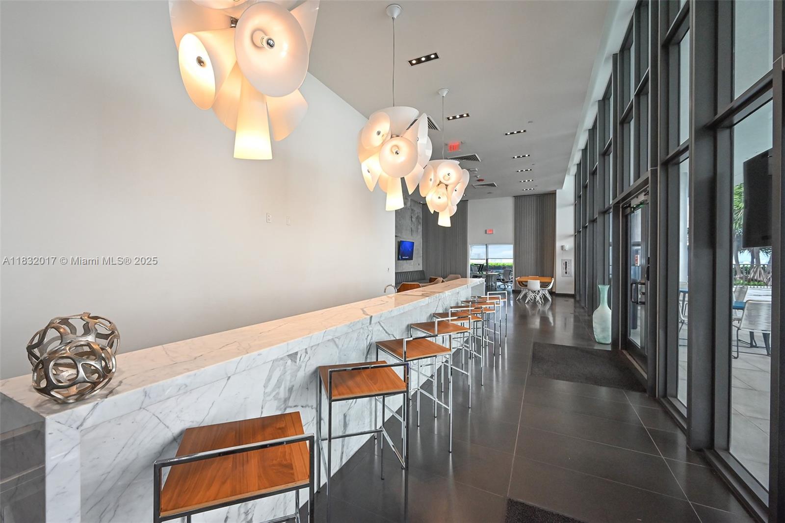 image Canvas Condominium44