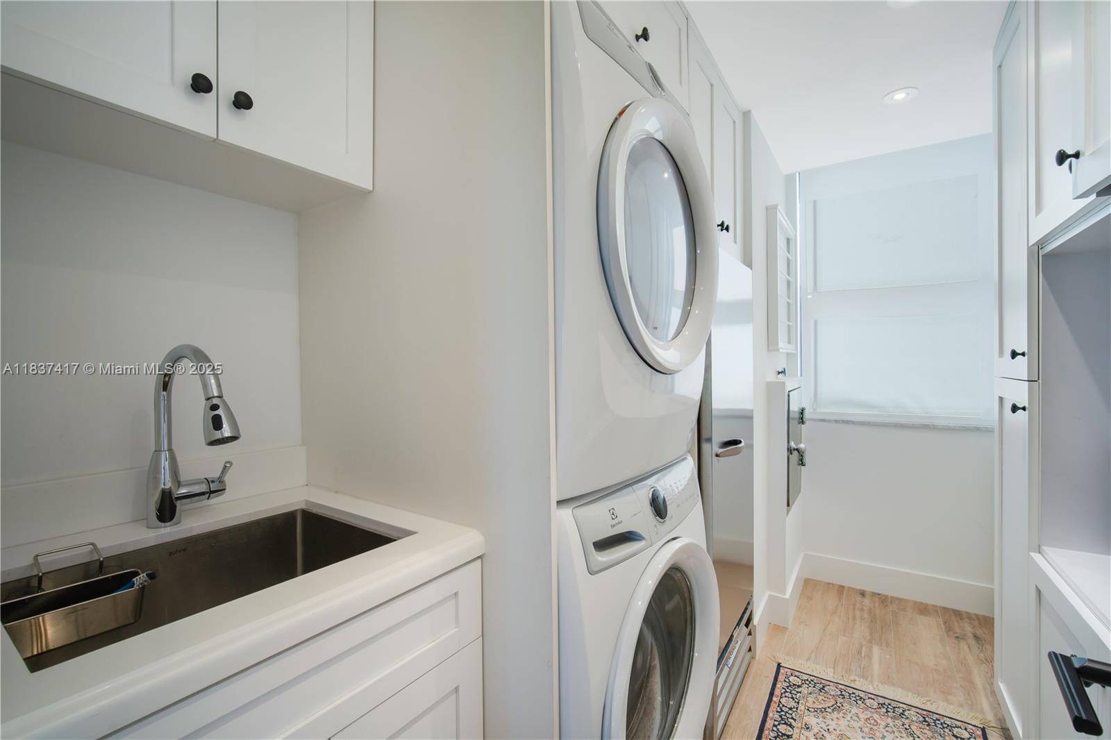 700 Coral Way #4 Coral Gables, FL 33134