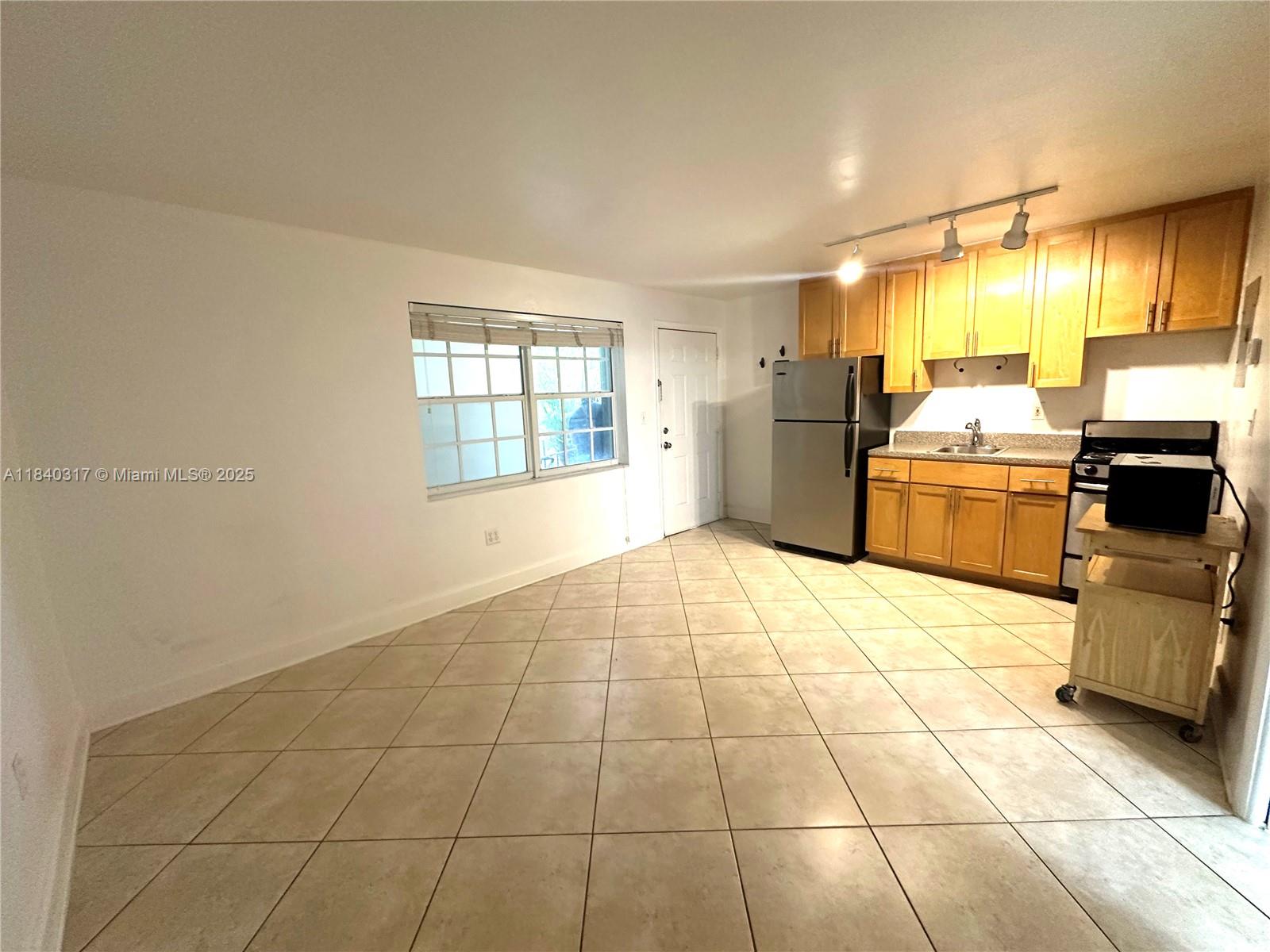 345 Michigan Ave #37